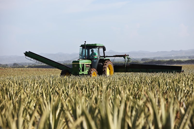 Traktor na poli